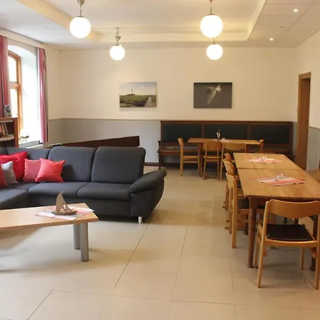 Alte Schule Hostel *